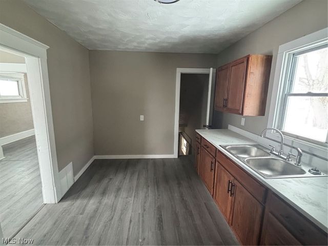 750 Brown Street, Akron, OH 44311