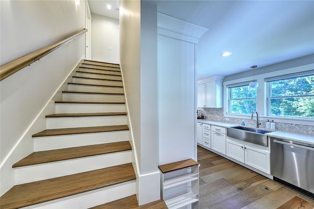 137 Rosebriar Avenue, South Kingstown, RI 02879