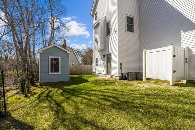 137 Rosebriar Avenue, South Kingstown, RI 02879