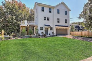 137 Rosebriar Avenue, South Kingstown, RI 02879