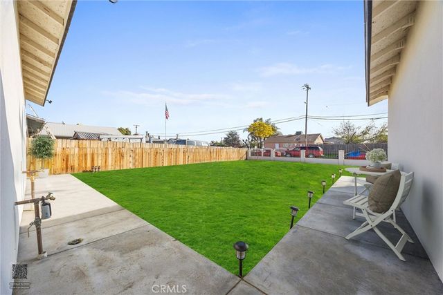 200 Burchfield Avenue, Bakersfield, CA 93307