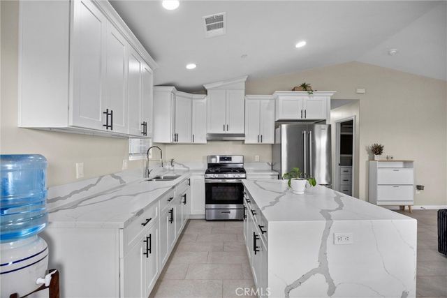 200 Burchfield Avenue, Bakersfield, CA 93307