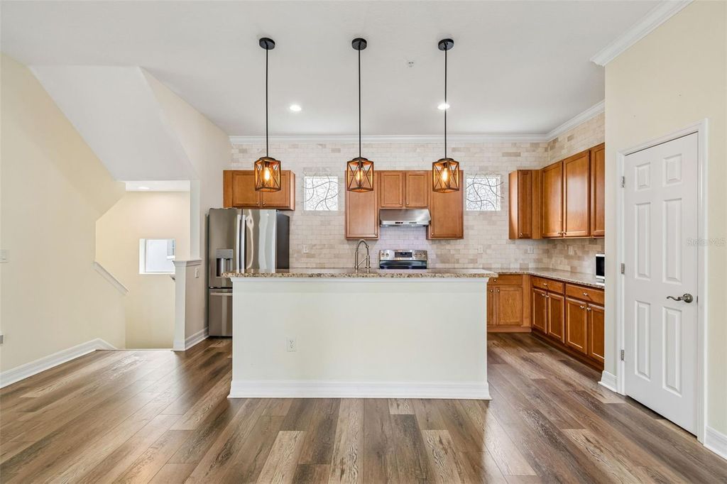 Image 2 of property listing at 4516 BAY SPRING COURT, Tampa, FL 33611