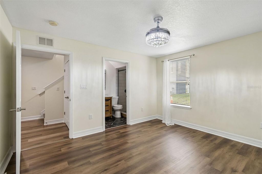 Image 11 of property listing at 4516 BAY SPRING COURT, Tampa, FL 33611