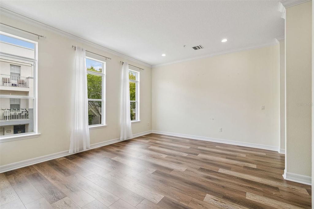 Image 16 of property listing at 4516 BAY SPRING COURT, Tampa, FL 33611