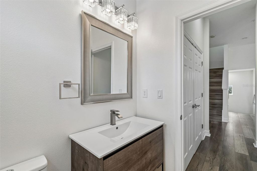 Image 20 of property listing at 4516 BAY SPRING COURT, Tampa, FL 33611