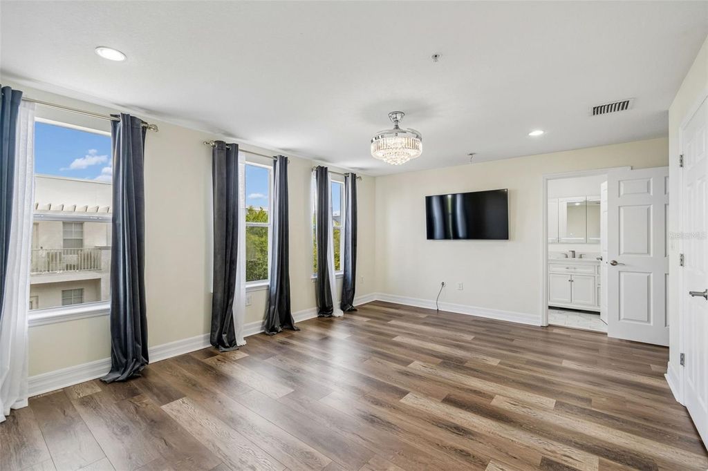 Image 27 of property listing at 4516 BAY SPRING COURT, Tampa, FL 33611