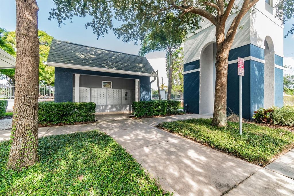 Image 40 of property listing at 4516 BAY SPRING COURT, Tampa, FL 33611