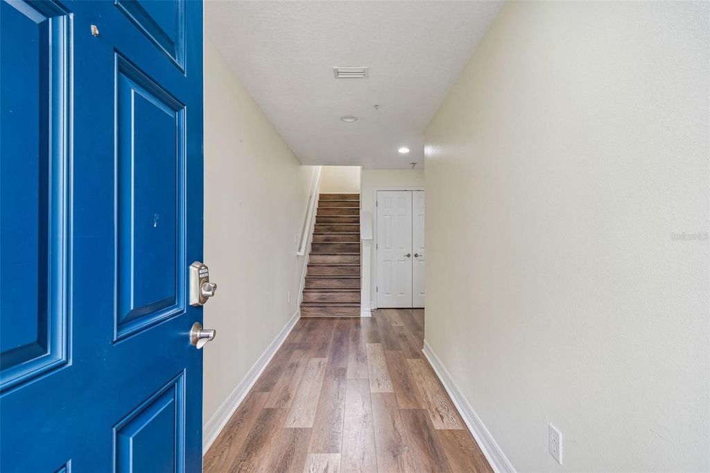 Image 8 of property listing at 4516 BAY SPRING COURT, Tampa, FL 33611