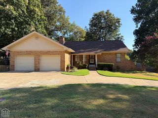 107 E Stroud Street, Jonesboro, AR 72401