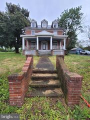 8786 ANTHONY HWY, Waynesboro, PA 17268