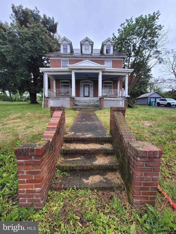 8786 ANTHONY HWY, Waynesboro, PA 17268