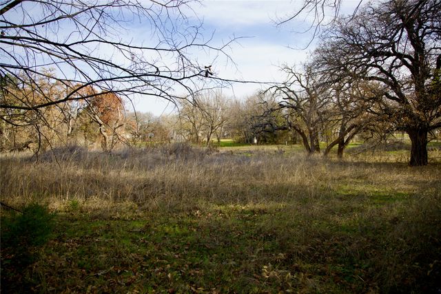 111 N Stadium Drive, Alvord, TX 76225
