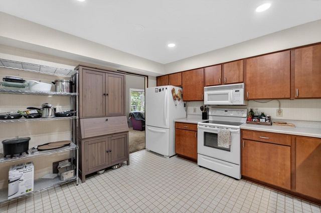 13 Oxwood Circle, Madison, WI 53717