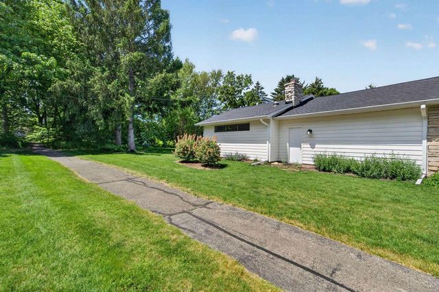 13 Oxwood Circle, Madison, WI 53717