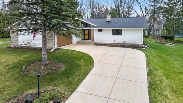 13 Oxwood Circle, Madison, WI 53717