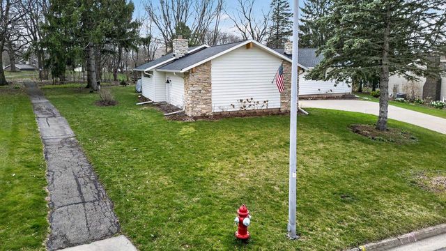 13 Oxwood Circle, Madison, WI 53717
