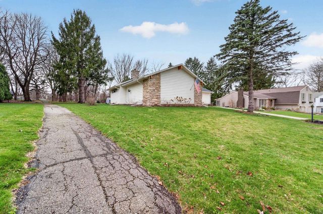 13 Oxwood Circle, Madison, WI 53717