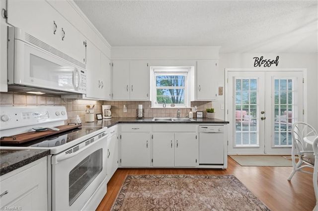 141 Marview Drive, Boonville, NC 27011