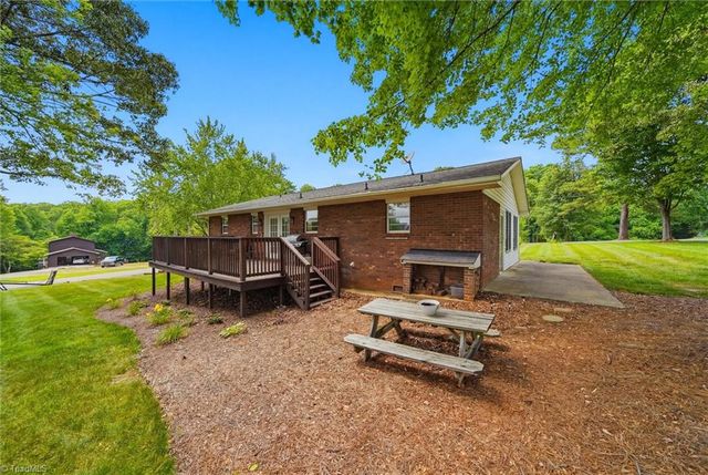 141 Marview Drive, Boonville, NC 27011