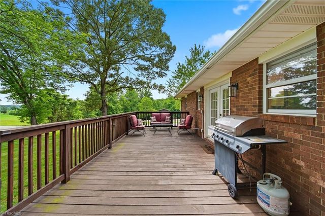 141 Marview Drive, Boonville, NC 27011
