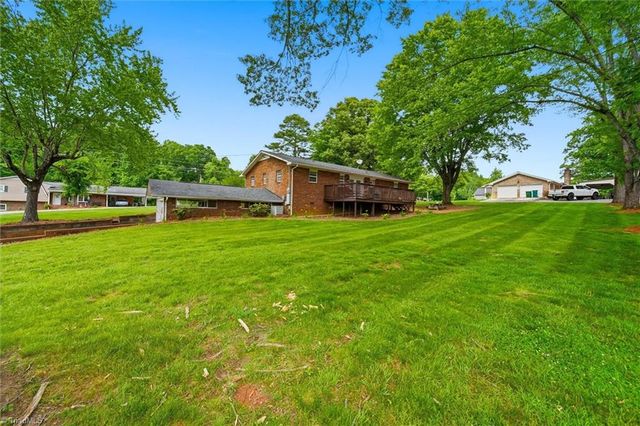 141 Marview Drive, Boonville, NC 27011