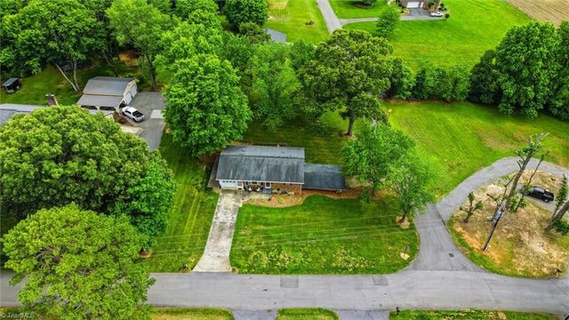 141 Marview Drive, Boonville, NC 27011