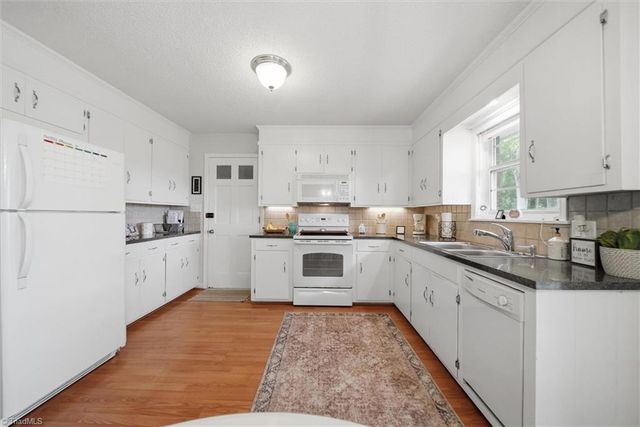 141 Marview Drive, Boonville, NC 27011