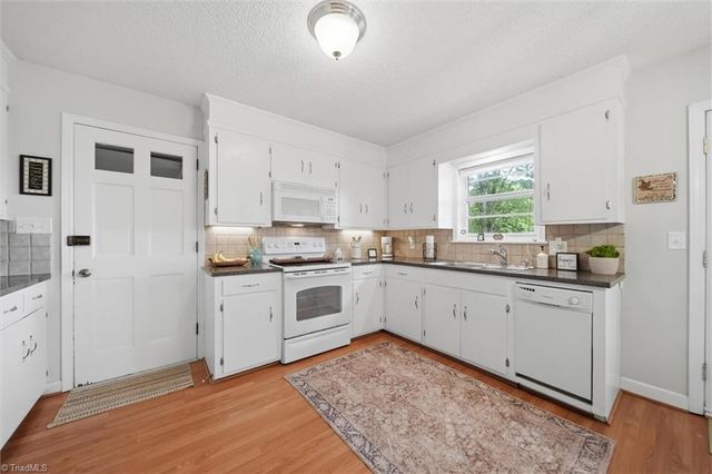 141 Marview Drive, Boonville, NC 27011