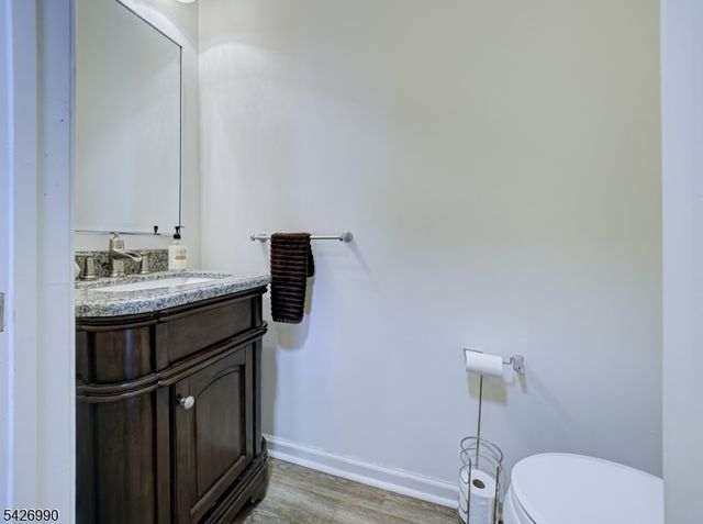 33 Catamaran Ct, Mount Arlington Boro, NJ 07856