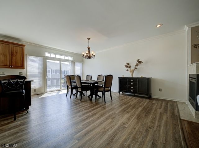 33 Catamaran Ct, Mount Arlington Boro, NJ 07856