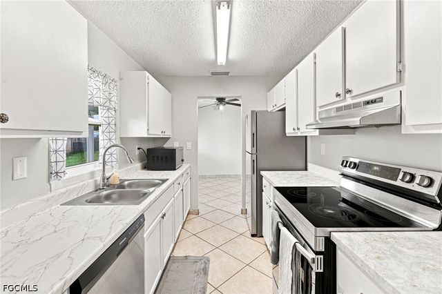18186 Iris RD, Fort Myers, FL 33967
