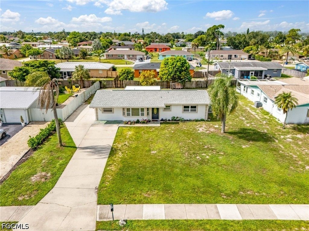 18186 Iris RD, Fort Myers, FL 33967