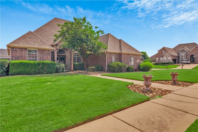 4704 W Mossy Oak Trail, Rogers, AR 72758