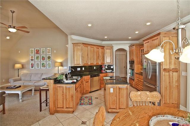 4704 W Mossy Oak Trail, Rogers, AR 72758