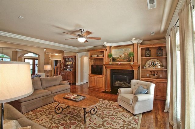 4704 W Mossy Oak Trail, Rogers, AR 72758