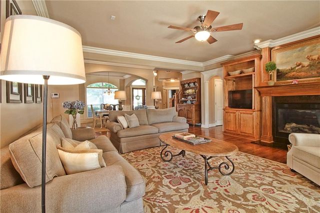 4704 W Mossy Oak Trail, Rogers, AR 72758