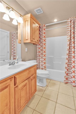 4704 W Mossy Oak Trail, Rogers, AR 72758