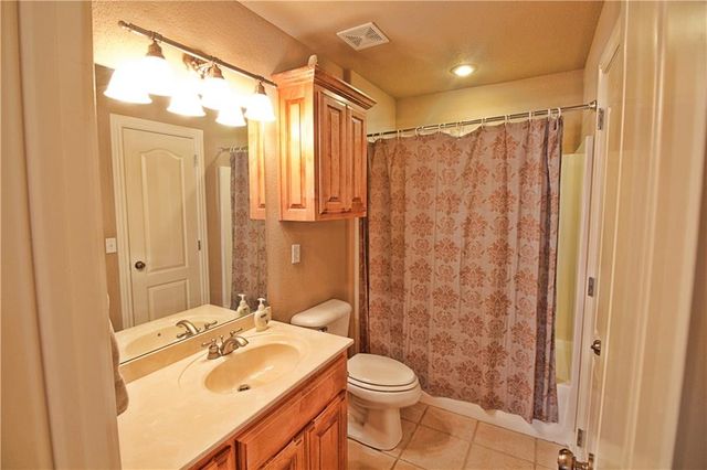 4704 W Mossy Oak Trail, Rogers, AR 72758