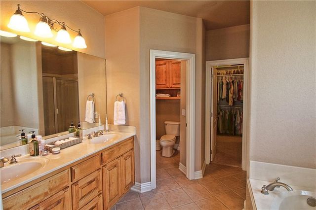 4704 W Mossy Oak Trail, Rogers, AR 72758