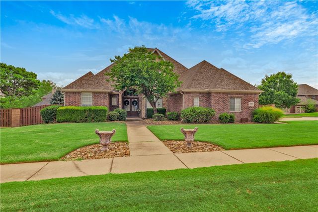 4704 W Mossy Oak Trail, Rogers, AR 72758
