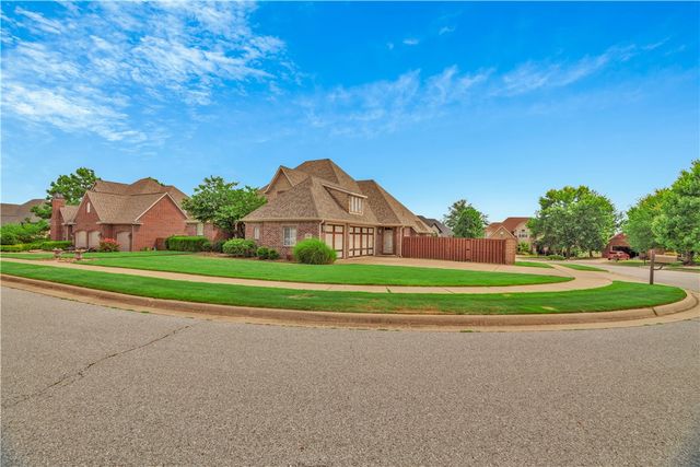 4704 W Mossy Oak Trail, Rogers, AR 72758