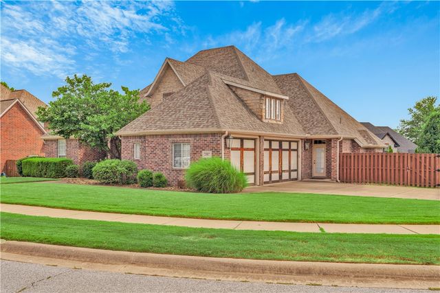 4704 W Mossy Oak Trail, Rogers, AR 72758