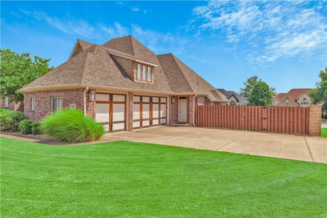 4704 W Mossy Oak Trail, Rogers, AR 72758
