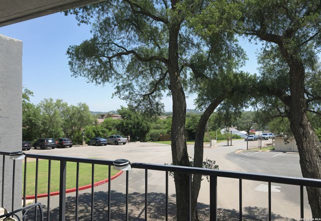7039 San Pedro Ave Apt 203, San Antonio, TX 78216