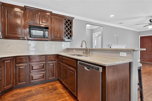 407 Fetick Ave, Taft, TX 78390