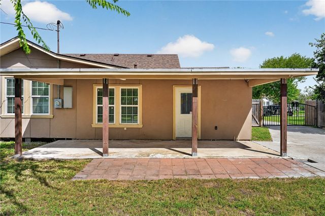 407 Fetick Ave, Taft, TX 78390