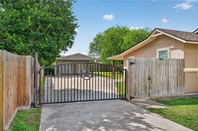 407 Fetick Ave, Taft, TX 78390