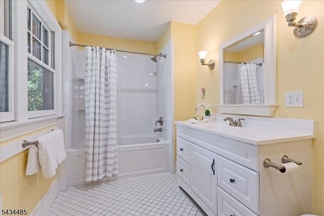 144 Park St, Montclair Twp., NJ 07042