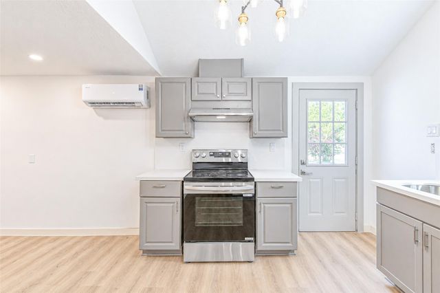 9690 Simmons Drive, Conroe, TX 77385